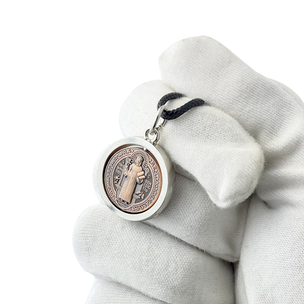 New St Benedict Medal Necklace - Jewelry & Watches Vitopoulos 评论和价格
