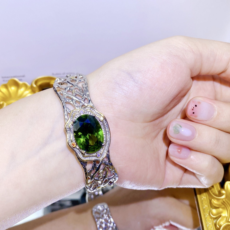 'Ghost Artifact' Necklace Pend - Used Jewelry Watches 评论和价格